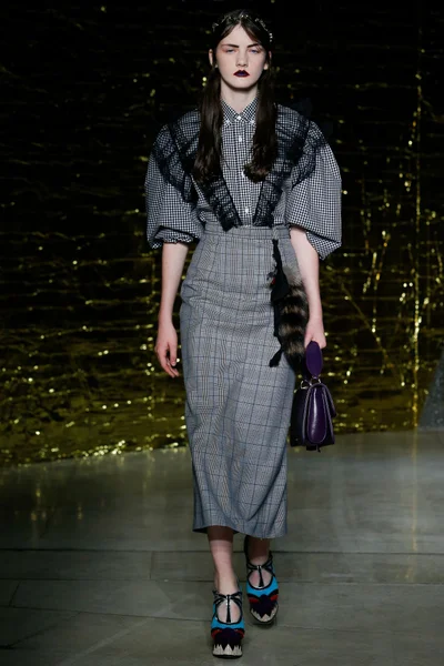 Look 7